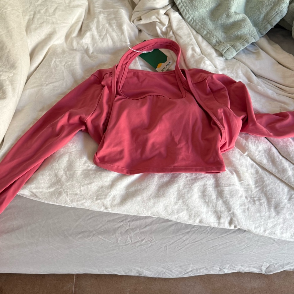 Halter Thumb Hole Long Sleeve Cropped 2-in-1 Yoga Sports - (M) NWT - Picture 2 of 12